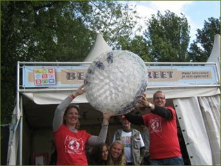 Indian Summer Festival 2010- het inleveren van de plastic bekers was een groot succes