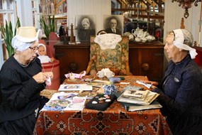 Doen als Toen in Museum BroekerVeiling (dames in Westfries Kostuum)