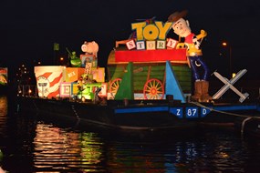 Gondelvaart Koedijk 2012: Toy Story - De loeiende koeien (foto Henk Wilbrink) 