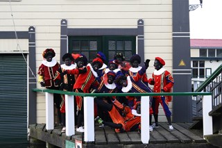 Pietentraining in het pakhuis van Sinterklaas in Museum BroekerVeiling